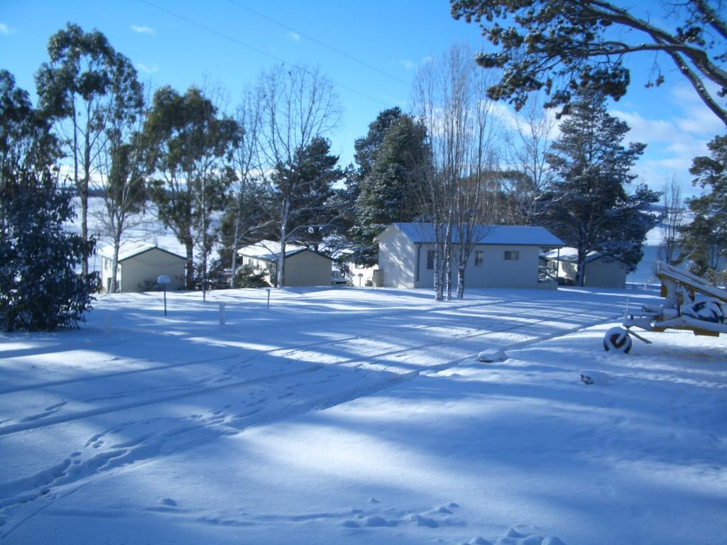 Rainbow Pines Tourist Caravan Park Adaminaby Bagian luar foto
